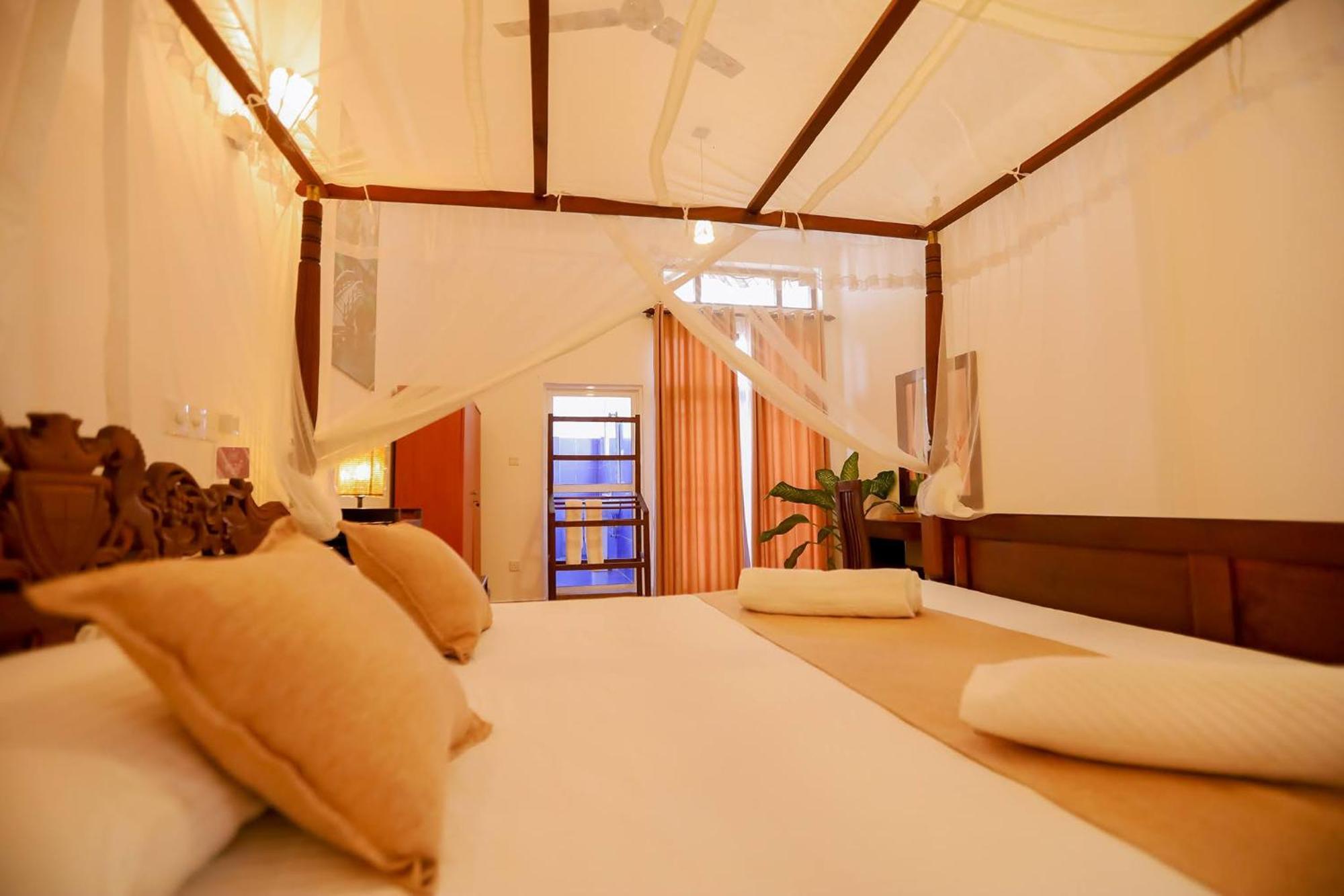 Nibbana Mirissa Hotel Экстерьер фото