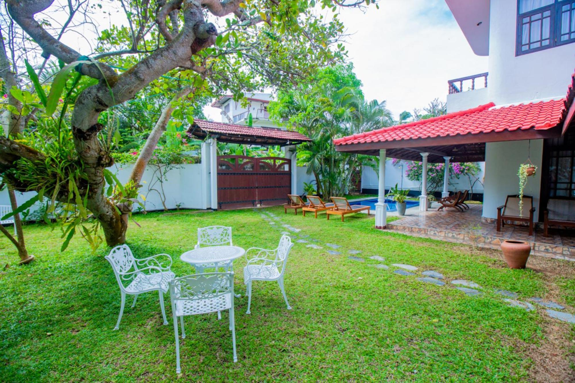 Nibbana Mirissa Hotel Экстерьер фото
