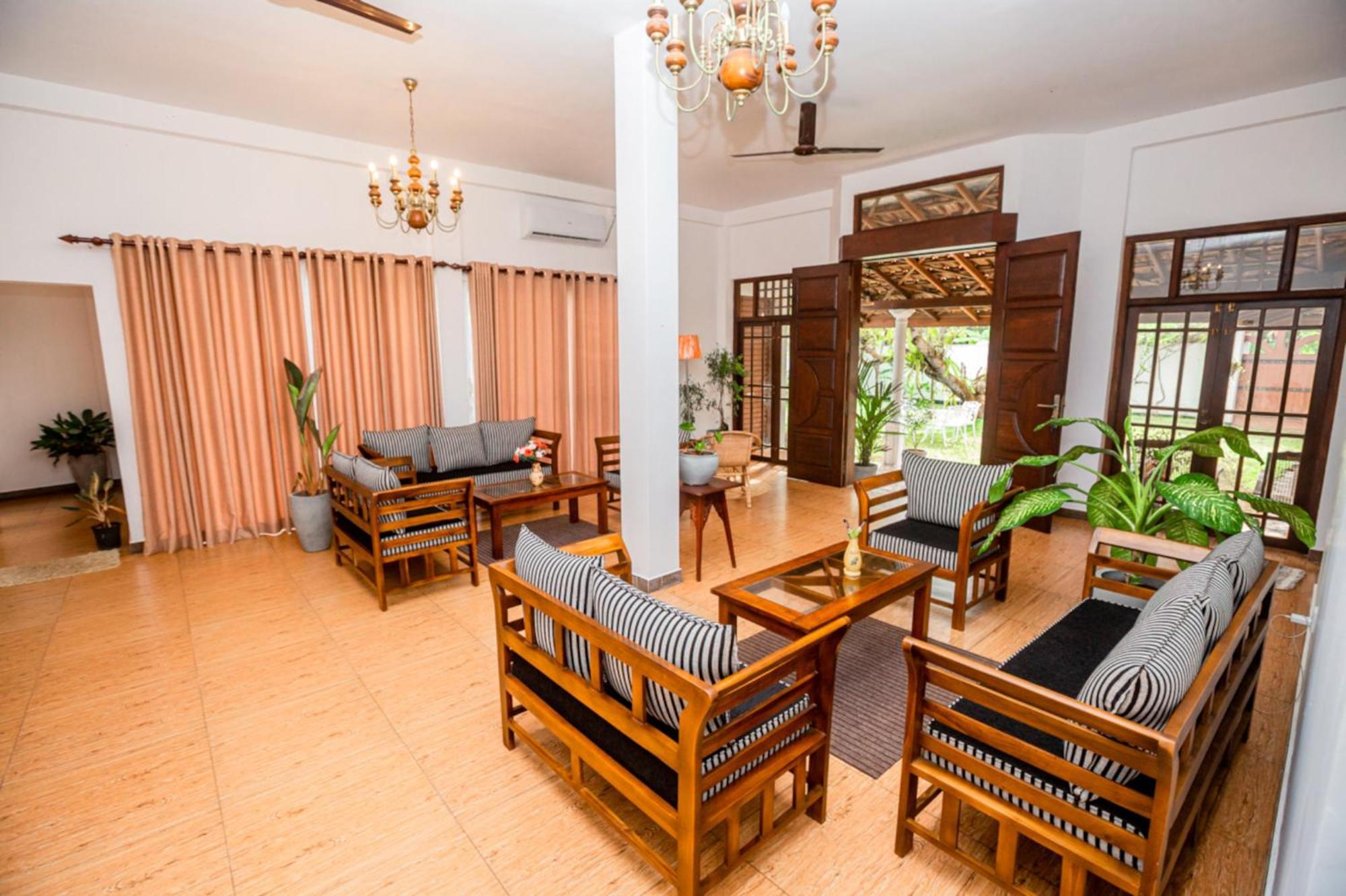 Nibbana Mirissa Hotel Экстерьер фото